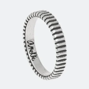 Anillo plateado textura - ANEKKE