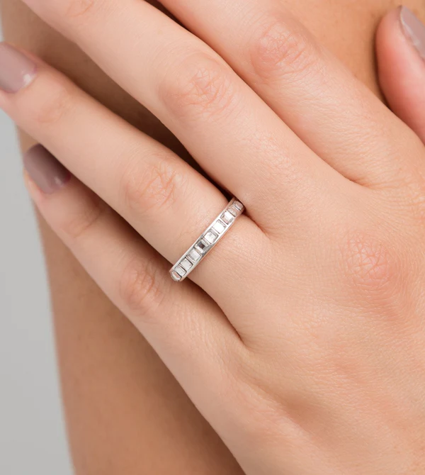 Anillo plateado brillante -Anekke