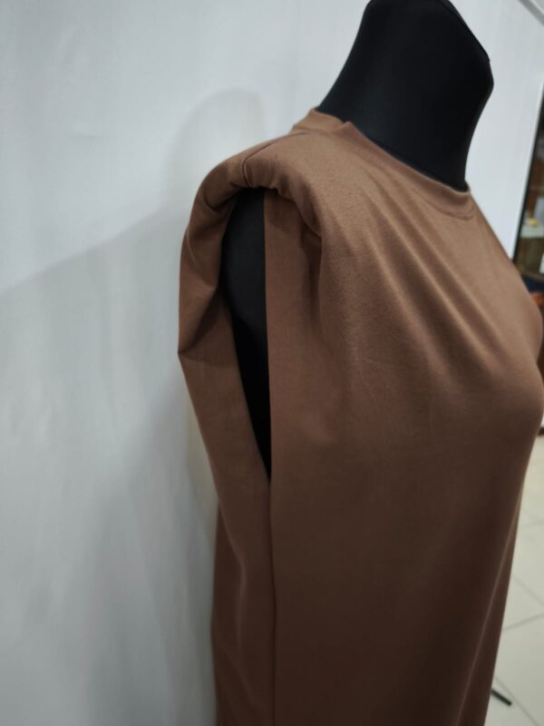 Vestido Elástico con Hombreras Doble Abertura Lateral