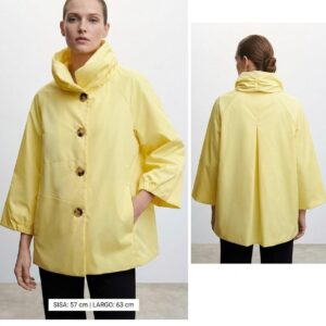 Chaqueta Amarilla Estilo Raincoat con Botones Contrastados