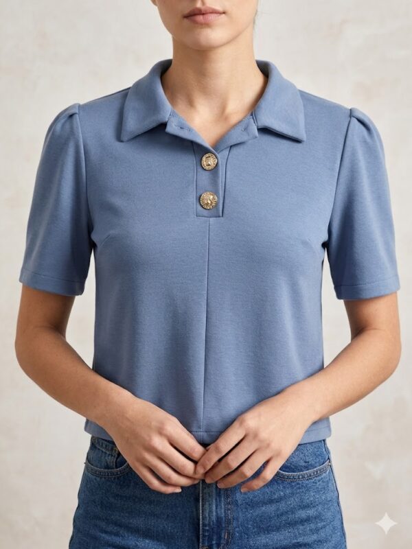 Polo Soft-Touch con Botones Joya – Talla Única Polo Soft-Touch con Botones Joya – Talla Única