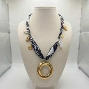 Collar de Lazo Estampado con Colgantes Acero